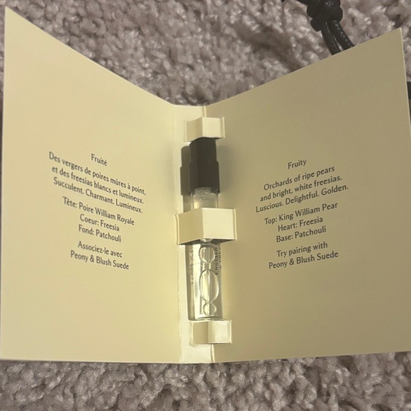 👑 Jo Malone Luxurious Travel Pouch with Candle, Body Cream, and Fragrance👑 - Picture 3 of 8